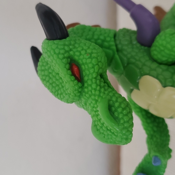 Vintage Green Dragon Action Figure - Picture 1 of 8